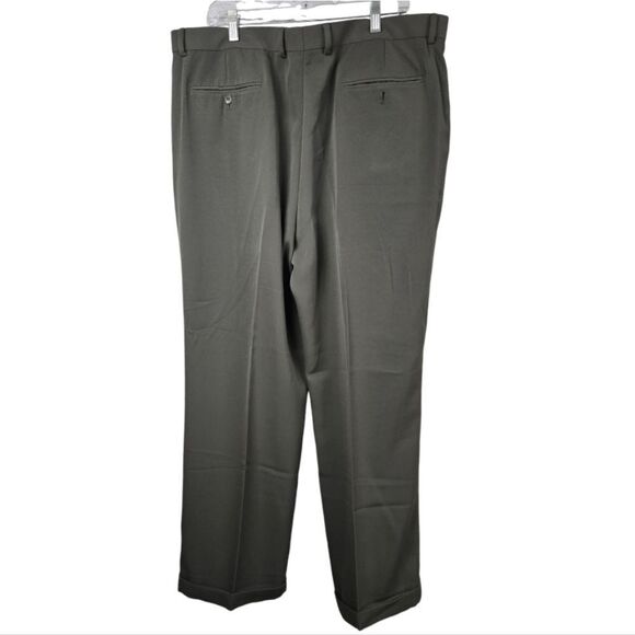 Claiborne Men's 40x30 PR Essentials Meru Classic Fit Pleated Dress Pant Cuffed - Picture 11 of 14